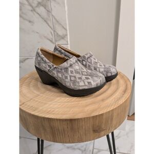 NWOT Nurse Mates Pillowtop Bryar Clogs Women's 6M‎ Slip Resistant Work Shoes